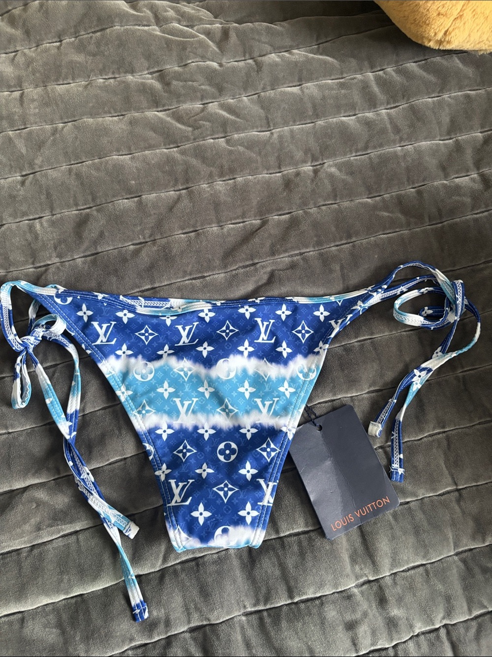 Louis Vuitton Blue and White Monogram Tie-Dye Bikini Bottom - Picture 4 of 4